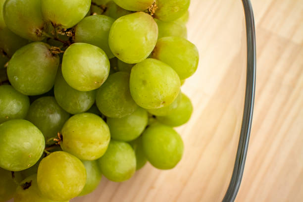 Deliciousgrapes in a glass bowl 4