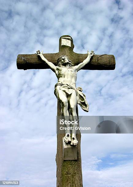 Jesus Na Cruz - Fotografias de stock e mais imagens de Amor - Amor, Animal morto, Atormentado