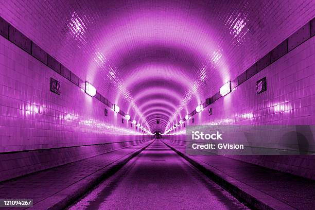 Purple Tunel - zdjęcia stockowe i więcej obrazów Abstrakcja - Abstrakcja, Arkada, Chodnik