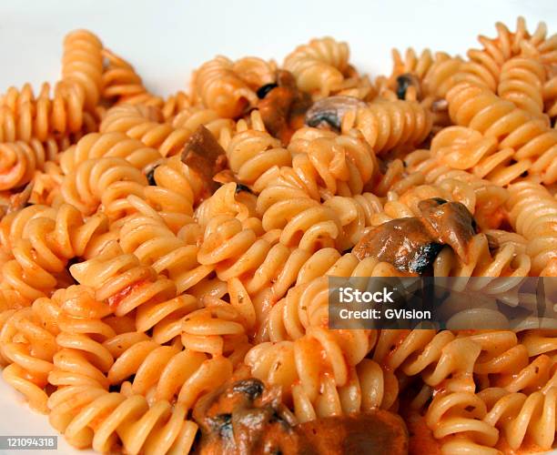 Fusili Fungi Pasta Stockfoto und mehr Bilder von Café - Café, Essen am Tisch, Essgeschirr