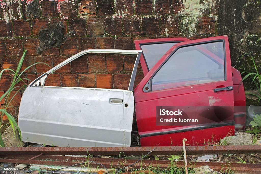 Tres puertas coche viejo - Foto de stock de Agujero libre de derechos