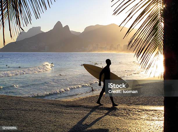 Pôr Do Sol Na Praia De Ipanema No Rio De Janeiro - Fotografias de stock e mais imagens de Rio de Janeiro - Rio de Janeiro, Surf, Praia
