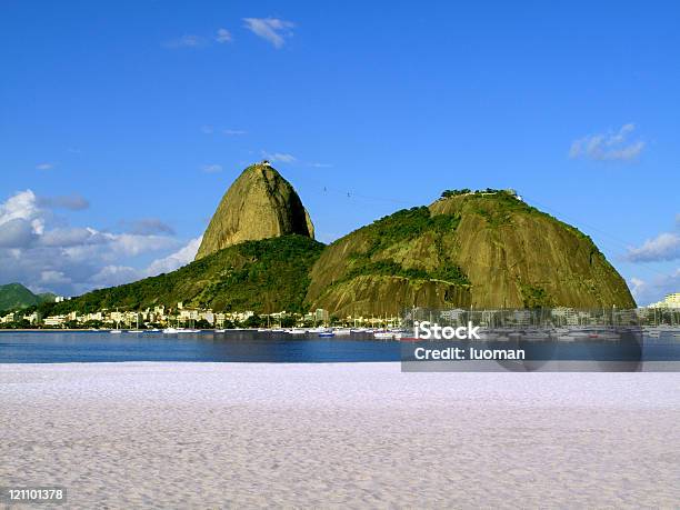 Sugarloaf En Rio De Janeiro Foto de stock y más banco de imágenes de Montaña de Sugarloaf - Montaña de Sugarloaf, Agua, Aire libre