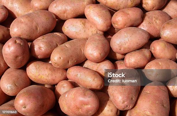 Ziemniaki - zdjęcia stockowe i więcej obrazów Bez ludzi - Bez ludzi, Czerwony, Czerwony ziemniak