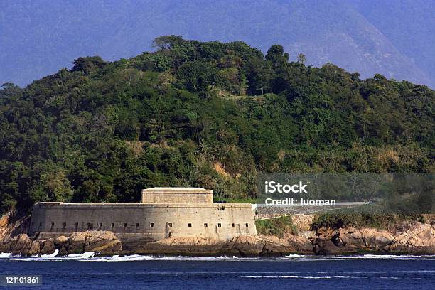 Una Fortificazione - Fotografie stock e altre immagini di Ambientazione esterna - Ambientazione esterna, Baia di Guanabara, Caserma