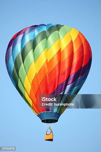 Rainbow Hot Heißluftballon Stockfoto und mehr Bilder von Heißluftballon - Heißluftballon, Regenbogen, Blau