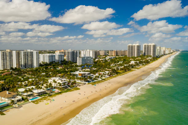 istock Fort Lauderdale Beach Galt Ocean Mile 1211024960