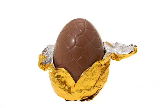 chocolate easter egg - unwrapped imagens e fotografias de stock