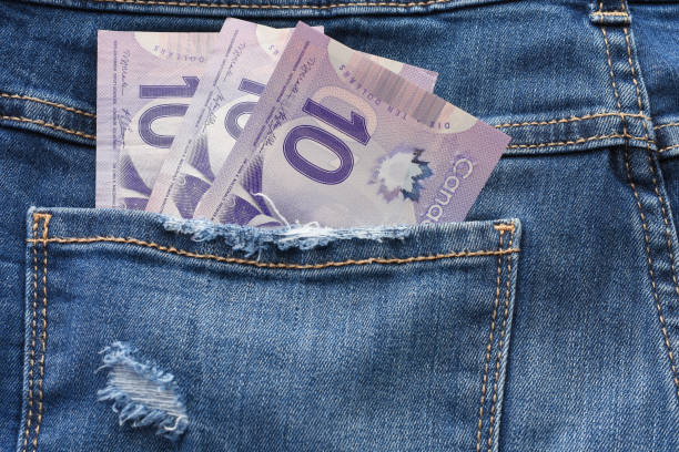 istock Canadian Money Close Up 1211032446