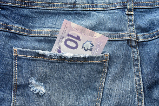 istock Canadian Money Close Up 1211032474