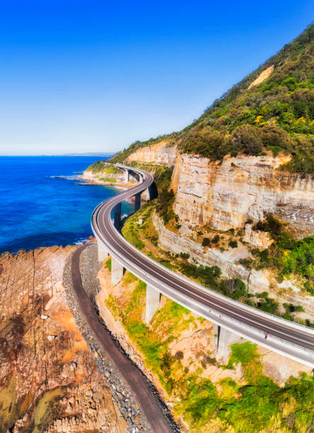 istock D GDP to south vert pan close 1211034321