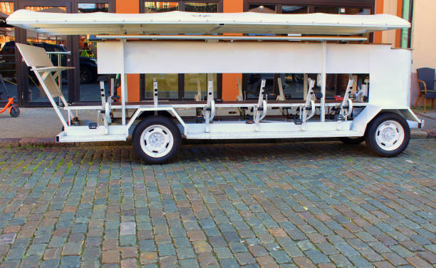 пивной велосипед partybus на улице - pedal стоковые фото и изображения