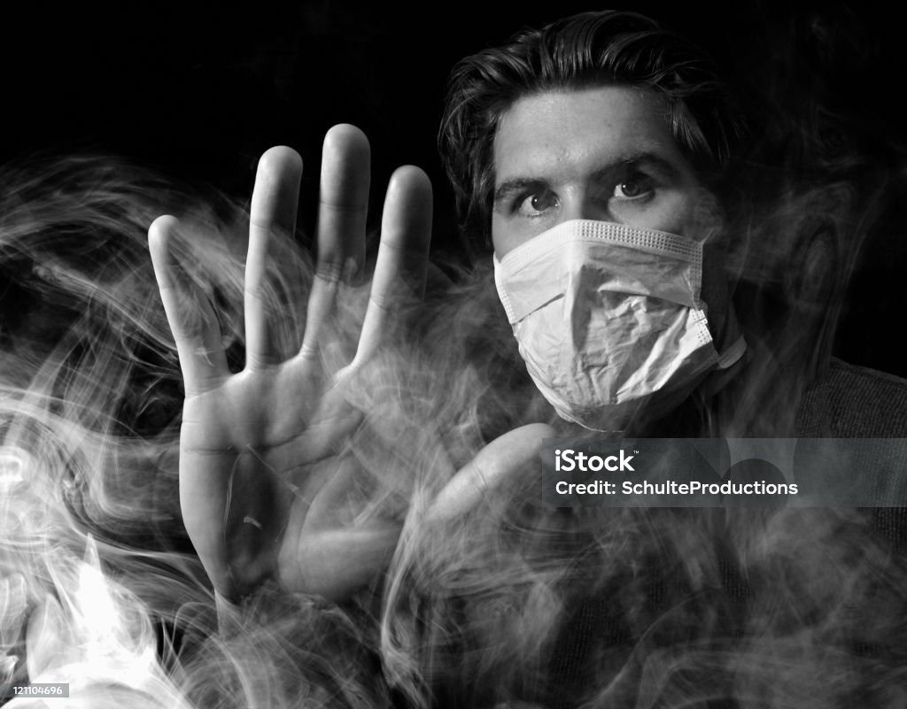 안개 스모키 마스킹된 남자 - 로열티 프리 감기와 독감 스톡 사진