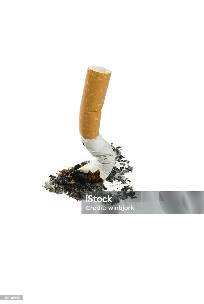 Niedopałek papierosa - Zbiór zdjęć royalty-free (Białe tło)