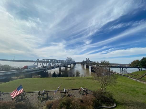 Bridges across the Mississippi As seen from the Vicksburg Mississippi Welcome Center vicksburg stock pictures, royalty-free photos & images
