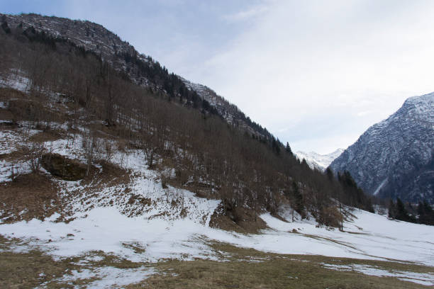 istock Italian alps in winter 1211129679