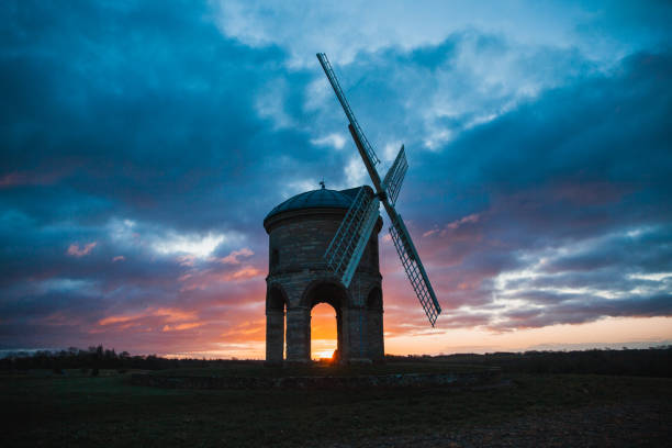 Chesterton windmill UK Chesterton Old Windmill United Kingdom, designed by indigo jones in the Warwickshire countryside near Leicester chesterton photos stock pictures, royalty-free photos & images