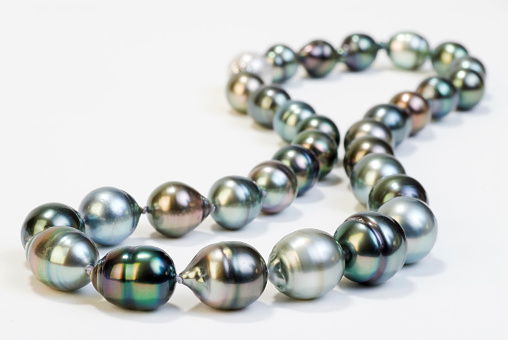 Multicolored Tahitian South Sea pearl circle baroque necklace
