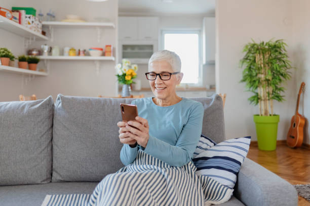istock Sharing me time with social media 1211217524