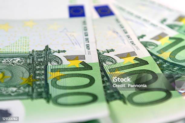 100 ユーロの銀行 Mtn - 100ユーロ紙幣のストックフォトや画像を多数ご用意 - 100ユーロ紙幣, アウトフォーカス, カラー画像