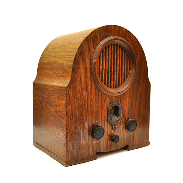 istock Vintage radio 121127360