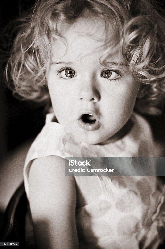 Милая маленькая девочка Портрет - Стоковые фото 18-23 месяца роялти-фри