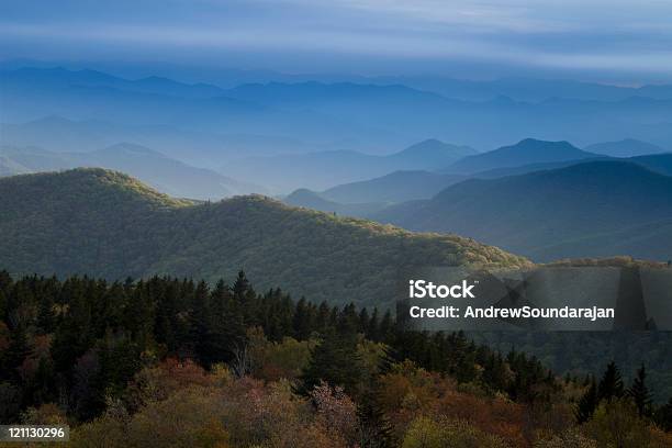 Montanhas Blue Ridge Ao Anoitecer - Fotografias de stock e mais imagens de Admirar a Vista - Admirar a Vista, Anoitecer, Ao Ar Livre