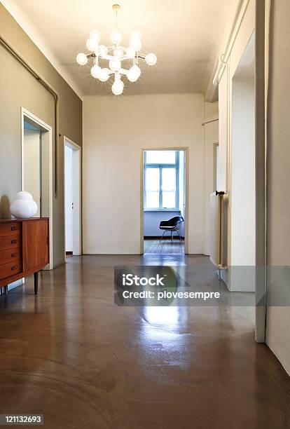 Nizza Apartment Umgestaltete Korridor Mit Kronleuchter Im Retrolook Stockfoto und mehr Bilder von Architektur