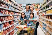 familienshopping-im-supermarkt.jpg?b=1&s=170x170&k=20&c=pKm1a-ctqmi75P_A17A8pRZIZSFs0_y4GZbW-dNQ2Vo=