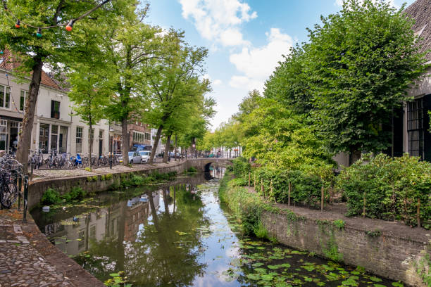 kuvapankkikuvat ja rojaltivapaat kuvat aiheesta kanavanäkymä amersfoortissa kauniina kesäpäivänä - shopping street in utrecht netherlands