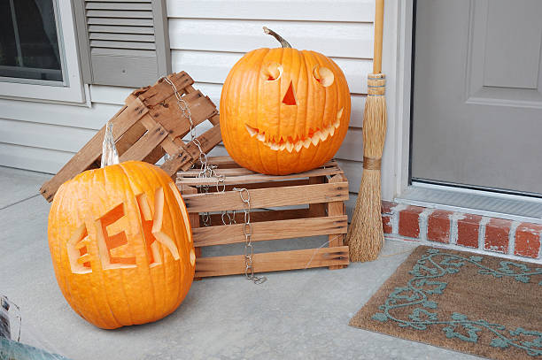 istock Jack O' Lanterns on the Porch 121137682