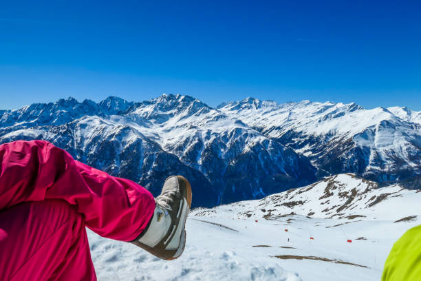 holy blood - relaxing in snowy mountains - ski resort winter sport apres ski ski slope imagens e fotografias de stock