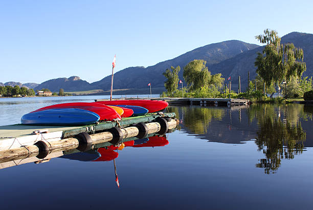 osoyoos 湖の朝、ブリティッシュコロンビア州（カナダ） - lake osoyoos ストックフォトと画像