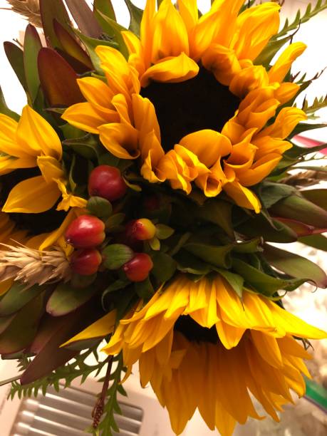 istock Sunflower Centerpiece 1211426790