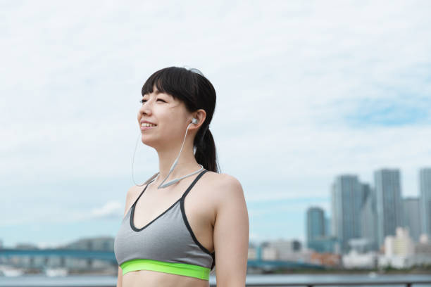 istock Young woman doing sport 1211503279