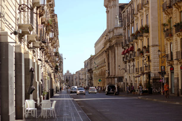 catania, sicily, italy- september 1,2014:famous street in catania for shopping - 12014 imagens e fotografias de stock