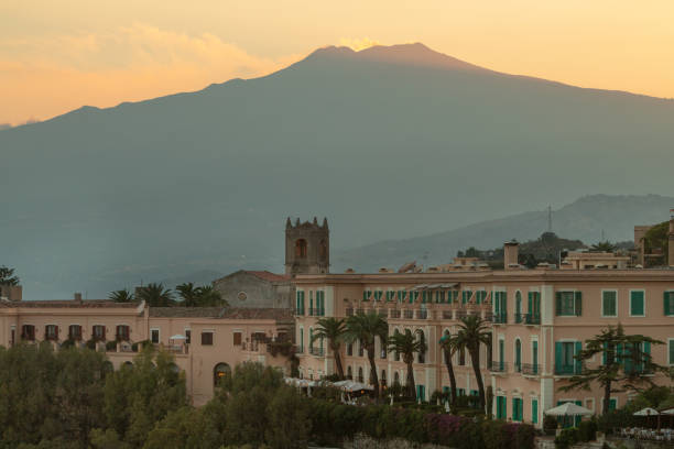 san domenico palace hotel in taormina, sicily - mt etna imagens e fotografias de stock