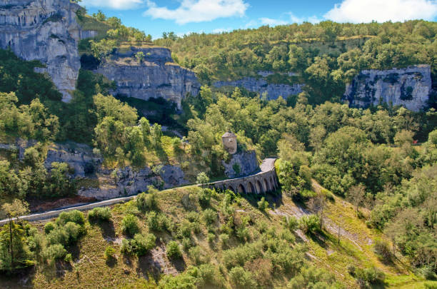 rocamadour. a panoramic view of the landscape. lot. d'occitanie - lot imagens e fotografias de stock
