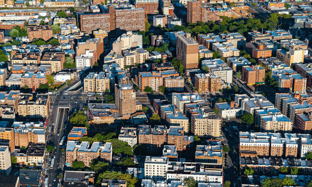 vista aérea del bronx, nyc - the bronx fotografías e imágenes de stock