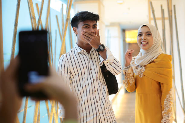 istock Modern Muslim - Friendship 1211603614