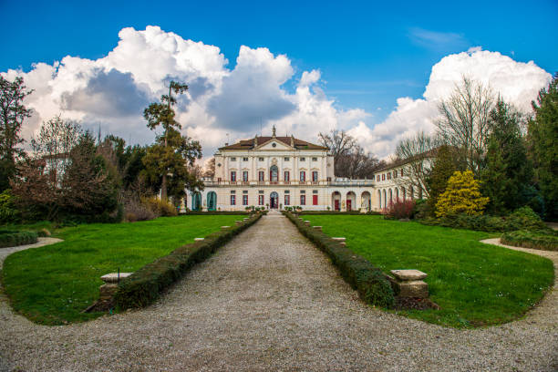 villa cà marcello - levada przez piombino dese (pd) - villa italian culture facade ornamental garden zdjęcia i obrazy z banku zdjęć