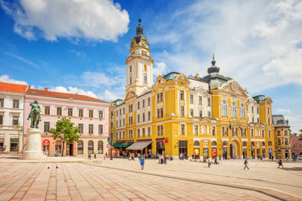 ratusz i centrum pecs węgry - hungary zdjęcia i obrazy z banku zdjęć