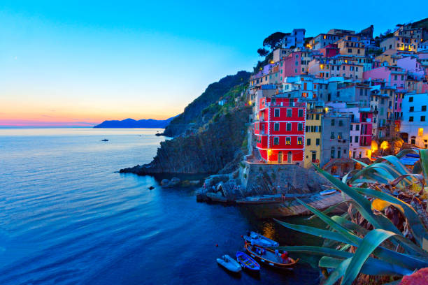istock Riomaggiore, Cinque Terre, Italien 1211616473