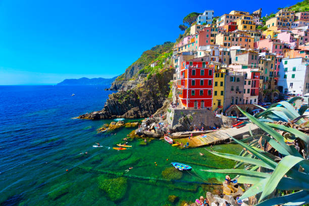 istock Riomaggiore, Cinque Terre, Italien 1211618752