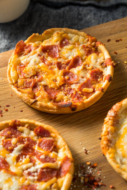 istock Fast food Frozen Individual Pizzas 1211659461