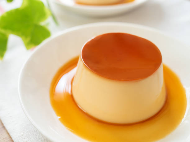 delicious homemade creme caramel dessert - japanese maple imagens e fotografias de stock