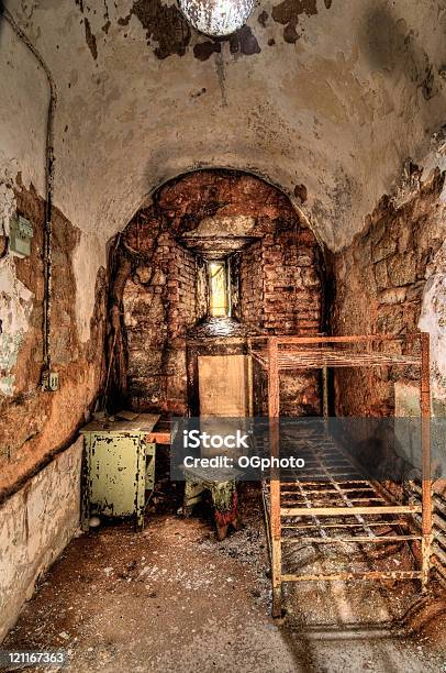 Abandonado Celda De Cárcel Foto de stock y más banco de imágenes de Abandonado - Abandonado, Anticuado, Antigualla