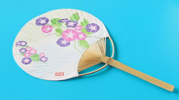 This is a picture of a fan (letter means \