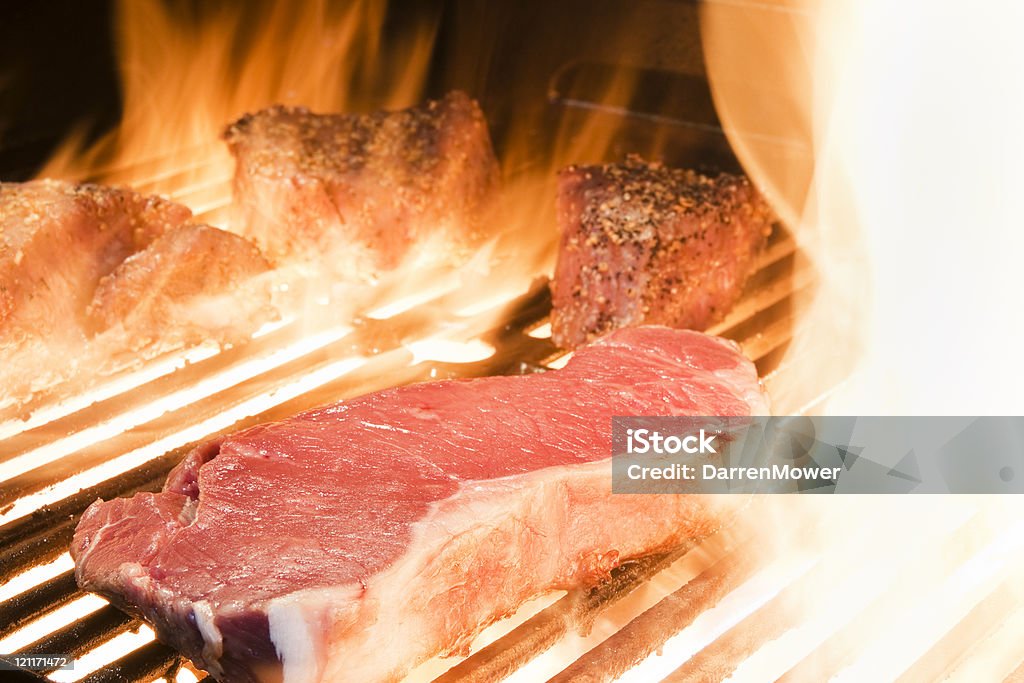 Raw Steak - Photo de Barbecue libre de droits