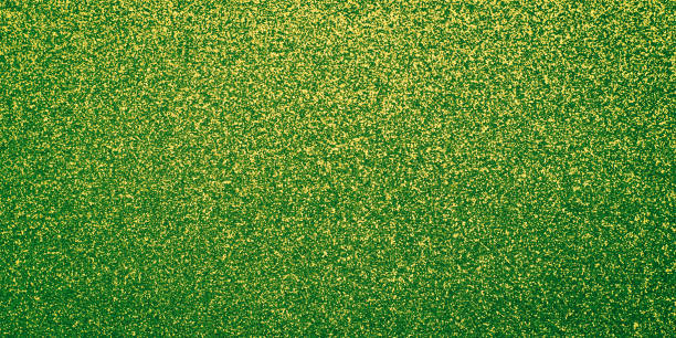 fond de paillettes, paillettes. texture brillante vert métallisé et jaune. large bannière panoramique avec gradient doré. décoration festive. surface chatoyante de textile. - glister photos et images de collection